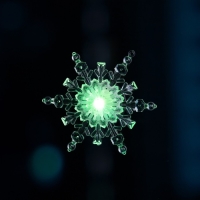 Светодиодная игрушка на липучке &laquo;Снежинка&raquo; 11 см, батарейки LR44х3 (в комплекте), свечение мульти