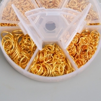 Кольца зажимные металл в шкатулке "Золото" 880 шт 8х8х2 см Кольца зажимные металл в шкатулке "Золото" 880 шт 8х8х2 см