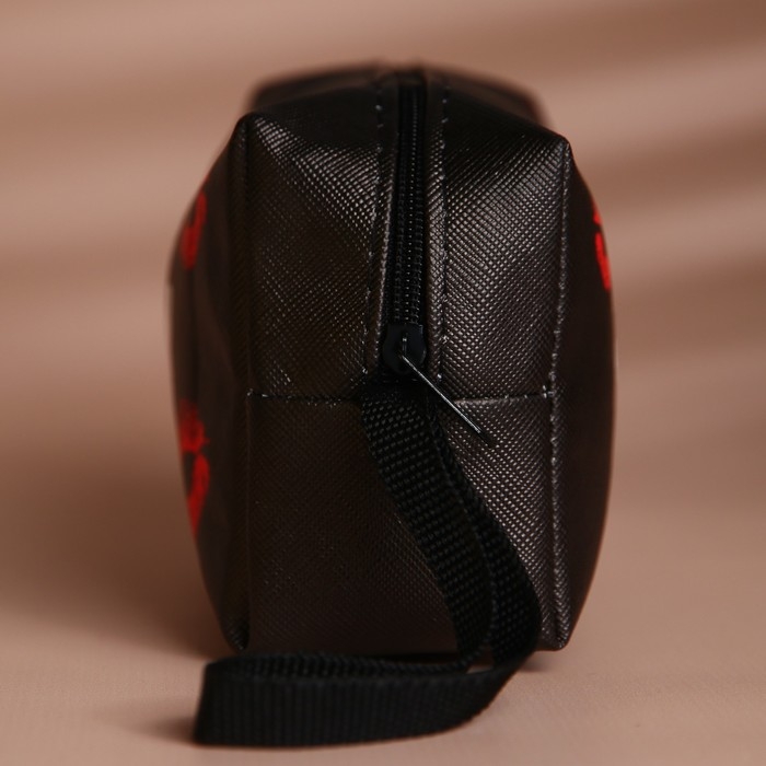 Косметичка «Поцелуй», искусственная кожа, 9x15x5,5 Косметичка «Поцелуй», искусственная кожа, 9x15x5,5