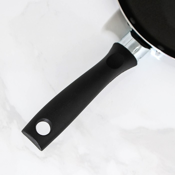 Сковорода блинная Lite, d=22 см, пластиковая ручка, антипригарное покрытие, цвет чёрный Сковорода блинная Lite, d=22 см, пластиковая ручка, антипригарное покрытие, цвет чёрный