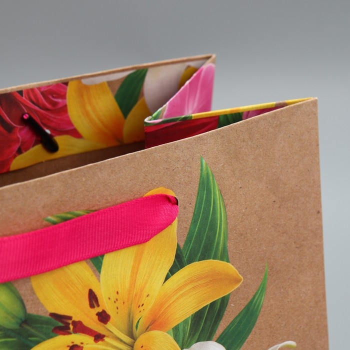 Пакет подарочный крафтовый вертикальный, упаковка, «С 8 Марта!», ML 27 х 23 х 11.5 см Пакет подарочный крафтовый вертикальный, упаковка, «С 8 Марта!», ML 27 х 23 х 11.5 см