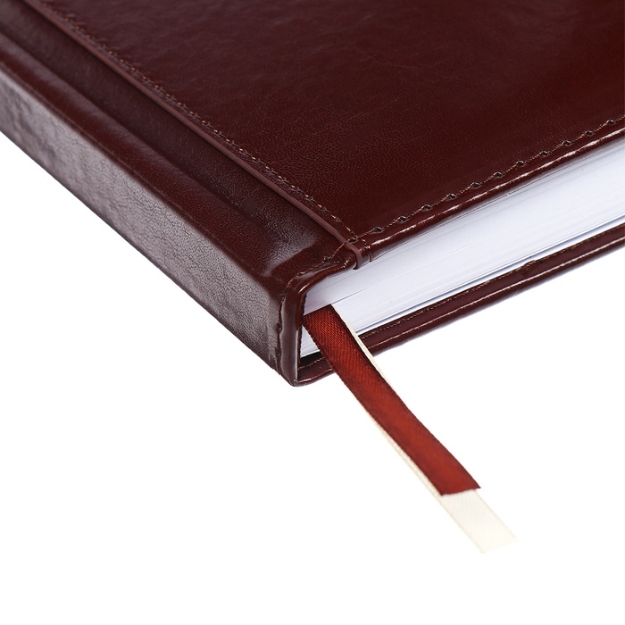 Ежедневник недатированный A5 136 листов, кожзам deVENTE. Prestige, твердая обложка с поролоном, перфорация, ляссе, блок 70, коричневый