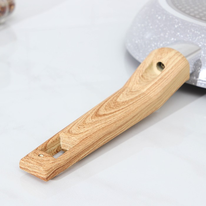 Сковорода кованая Magistro Natural, d=24 см, ручка soft-touch, индукция, антипригарное покрытие, цвет серый Сковорода кованая Magistro Natural, d=24 см, ручка soft-touch, индукция, антипригарное покрытие, цвет серый