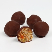 Конфеты грильяж &laquo;Яркого 2025&raquo; с арахисом, изюмом, цукатами из апельсина и мёдом, в коробке, 135 г.