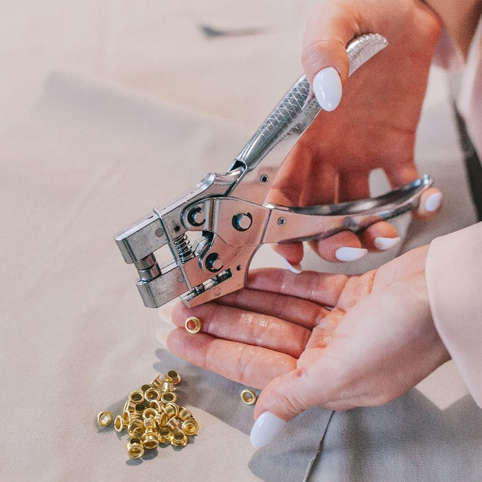 Щипцы с дыроколом для установки блочек, с блочками, d = 4 мм, 17 × 10 см, цвет серебряный Щипцы с дыроколом для установки блочек, с блочками, d = 4 мм, 17 × 10 см, цвет серебряный