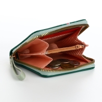 Кошелёк женский на молнии, лакированный, цвет зелёный Кошелёк женский на молнии, лакированный, цвет зелёный
