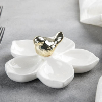 Менажница керамическая 5 ячеек Magistro «Голубка», 15,5×6,5, цвет белый с золотом Менажница керамическая 5 ячеек Magistro «Голубка», 15,5×6,5, цвет белый с золотом