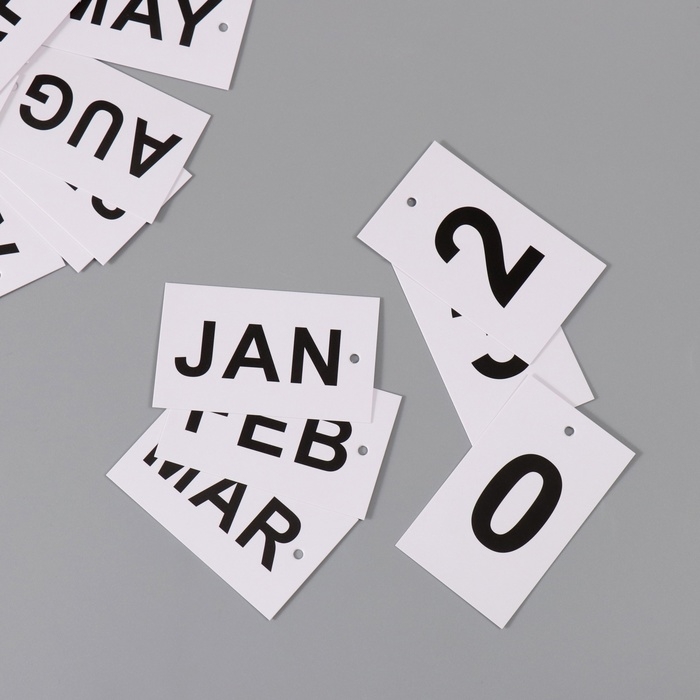 Крючки декоративные дерево с календарём "Сердце с бантом" 30х20 см