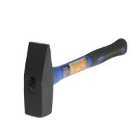 Молоток слесарный ТУНДРА, квадратный боек, фиберглассовая обрезиненная рукоятка, 1500 г Молоток слесарный ТУНДРА, квадратный боек, фиберглассовая обрезиненная рукоятка, 1500 г