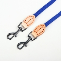 Поводок 8 мм со своркой на 2 собак, 73 + 2х57 см, полиэстер и натуральная кожа, синий Поводок 8 мм со своркой на 2 собак, 73 + 2х57 см, полиэстер и натуральная кожа, синий