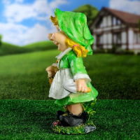 Садовая фигура "Девочка с корзинкой в руке" 33х20см Садовая фигура "Девочка с корзинкой в руке" 33х20см