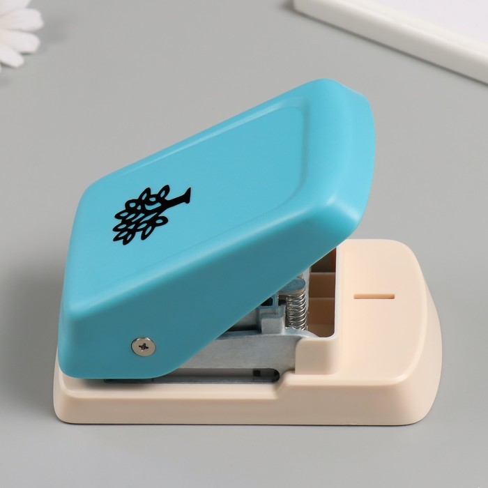 Дырокол фигурный рисунок 5х5 см Дырокол фигурный рисунок 5х5 см "Дерево фигурное" 8.6х14,6х6,9 см