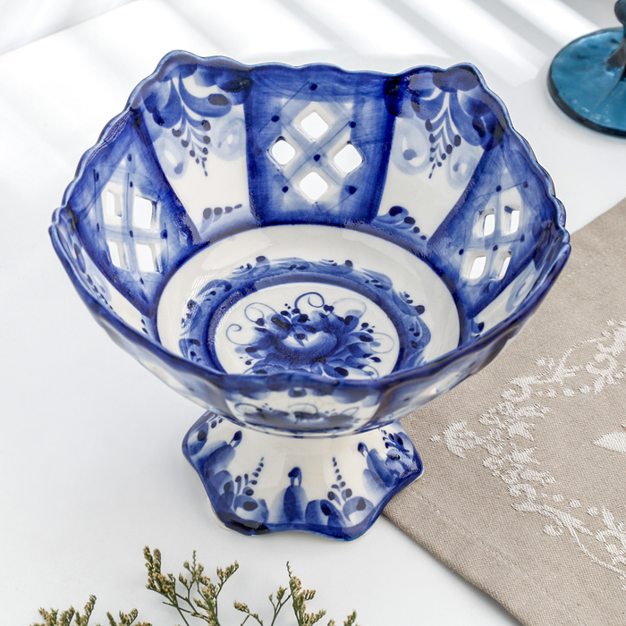 Конфетница на ножке Конфетница на ножке "Весна", гжель, фарфор, 13х18 см