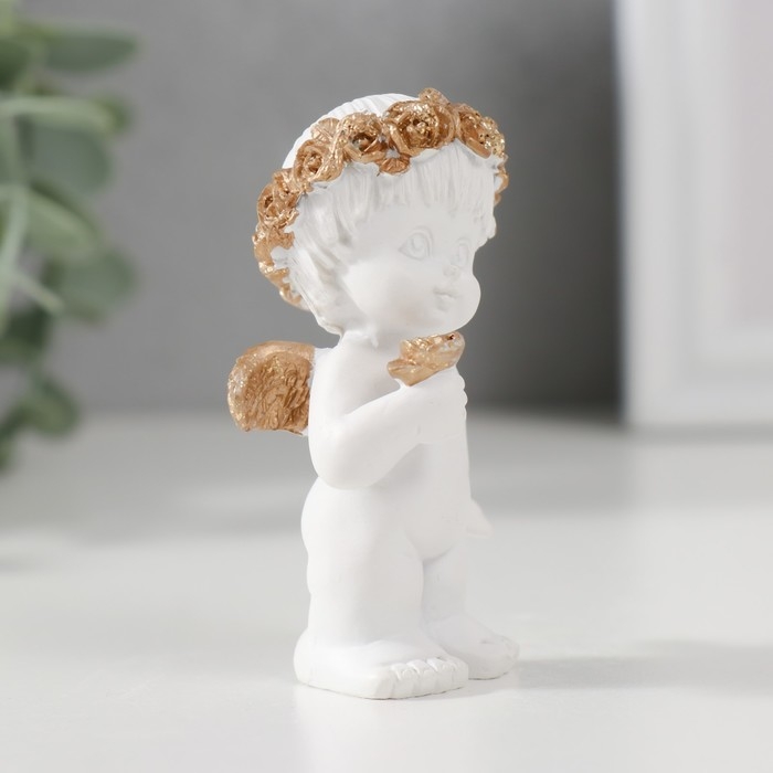 Сувенир полистоун "Ангелочек в венке с розочкой" белый с золотом 6,7х3х4,2 см
