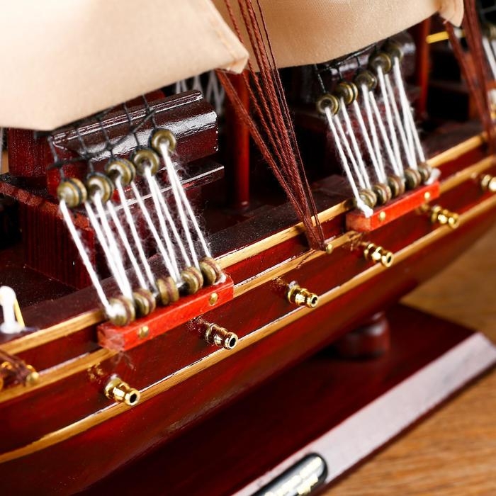 Корабль сувенирный &laquo;Бреслау&raquo;, трёхмачтовый, под тёмное дерево, паруса бежевые, 49х43х8 см