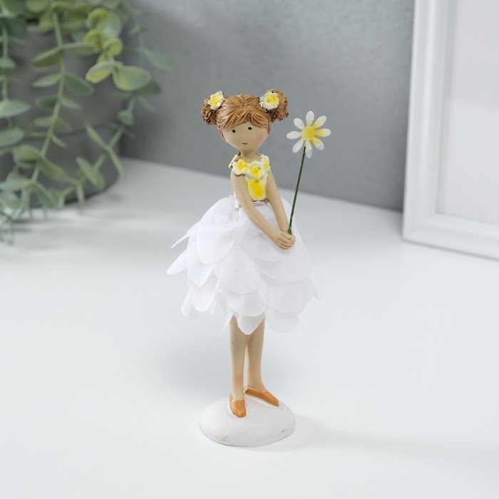 Сувенир полистоун "Девочка фея в бело-жёлтом платье с палочкой" 7х7х16,5 см