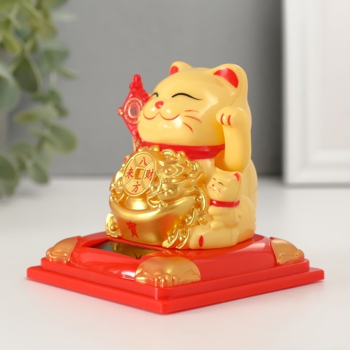 Маятник пластик Маятник пластик "Жёлтый Манэки-нэко с котятами и золотом" 8х8х8,2 см