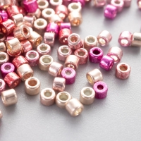Бисер стекло 11/0 "Цилиндр. Карамельно-розовый глянец" 10 гр Бисер стекло 11/0 "Цилиндр. Карамельно-розовый глянец" 10 гр