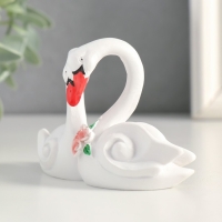 Сувенир полистоун "Два белых лебедя с розами" 3,2х9,5х6,2 см Сувенир полистоун "Два белых лебедя с розами" 3,2х9,5х6,2 см