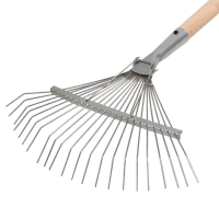 Грабли веерные, проволочные, 22 зубца, оцинкованные, деревянный черенок Грабли веерные, проволочные, 22 зубца, оцинкованные, деревянный черенок