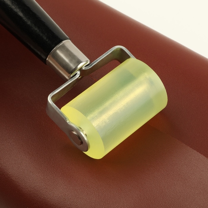 Роллер для клеевых работ с кожей, 17 &times; 5 см, дерево/силикон