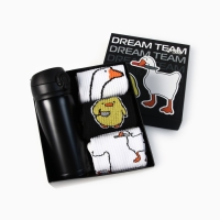 Подарочный набор термос и носки 3 пары KAFTAN Dream team, р. 41-44 (27-29 см) Подарочный набор термос и носки 3 пары KAFTAN Dream team, р. 41-44 (27-29 см)