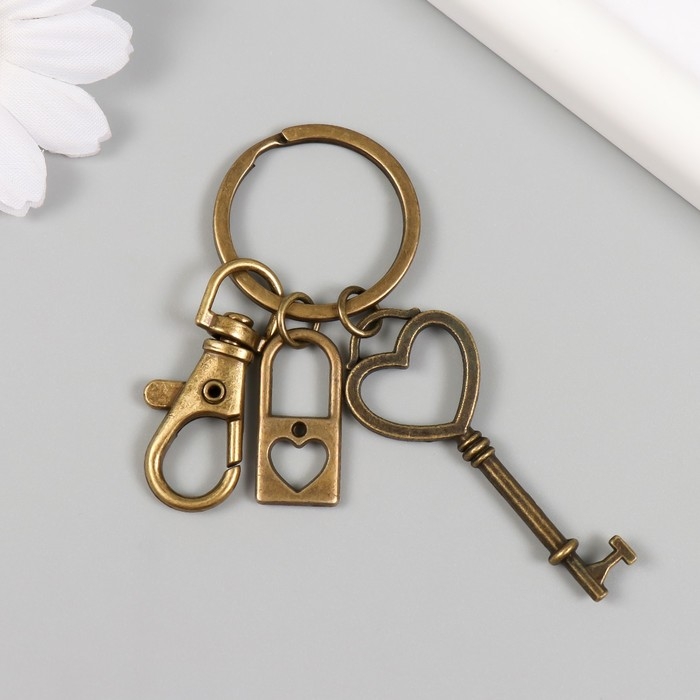 Брелок металл с карабином Брелок металл с карабином "Ключик и замочек с сердцем" бронза 8 см