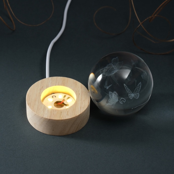 Сувенир стекло подсветка Сувенир стекло подсветка "Шар. Бабочки" d=6 см подставка дерево, USB