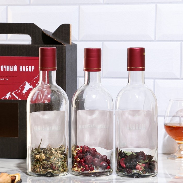 Подарочный набор бутылок по 0.5 литр Подарочный набор бутылок по 0.5 литр"ЯГОДНАЯ СЕРИЯ" (Зимняя вишня, клюквенно-брусничная, ягодная) 95