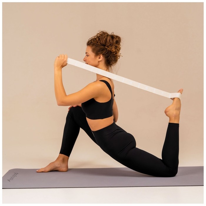 Эспандер-лента ONLYTOP, эластичная, с захватами, 90х4 см, цвет бежевый Эспандер-лента ONLYTOP, эластичная, с захватами, 90х4 см, цвет бежевый