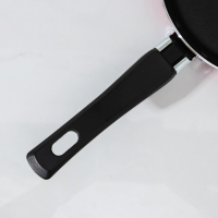 Сковорода блинная Colibri, d=18 см, пластиковая ручка, антипригарное покрытие, цвет красный Сковорода блинная Colibri, d=18 см, пластиковая ручка, антипригарное покрытие, цвет красный