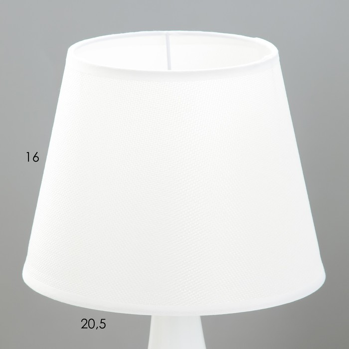 Лампа настольная 58084/1 1х40Вт Е27 белый 20х20х35,5 см RISALUX