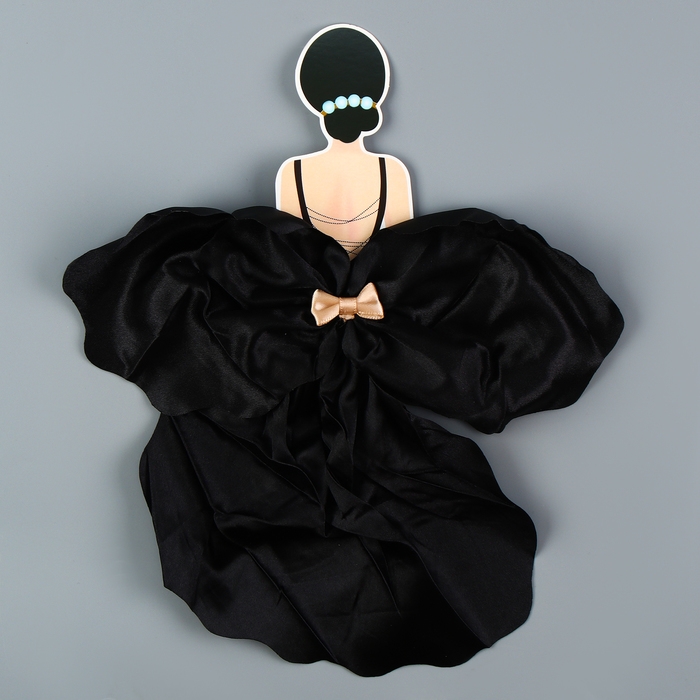 Топпер &laquo;Красотка в чёрном&raquo;