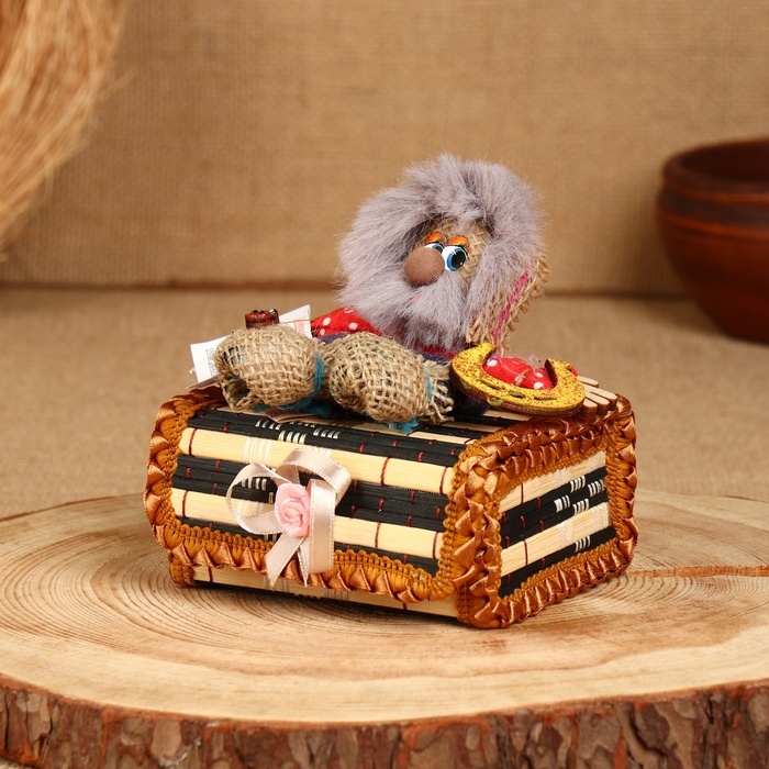 Оберег - шкатулка &laquo;Домовой&raquo;, на сундучке, 10х15х14 см, микс