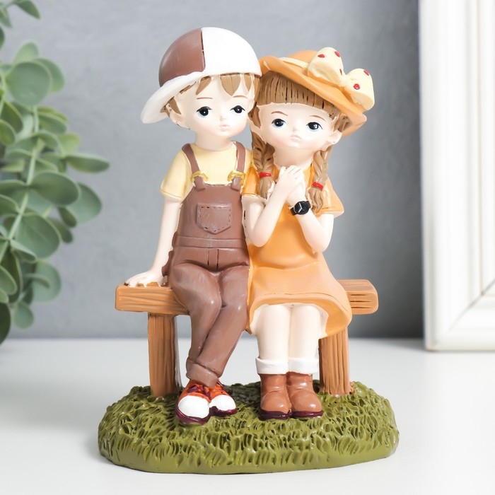 Сувенир полистоун Сувенир полистоун "Мальчик и девочка на скамейке" МИКС 7х10,3х14,5 см