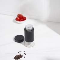 Солонка стеклянная &laquo;Стиль&raquo;, 150 мл, 5,5&times;8 см, цвет чёрный мрамор