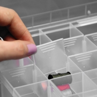 Органайзер для рукоделия, со съёмными ячейками, 20 отделений, 22,5 &times; 18 &times; 4 см, цвет прозрачный