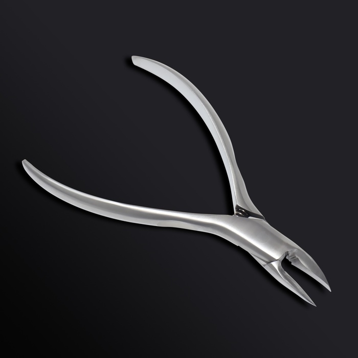 Кусачки педикюрные «Premium», 13 см, длина лезвия - 16 мм, цвет серебристый Кусачки педикюрные «Premium», 13 см, длина лезвия - 16 мм, цвет серебристый