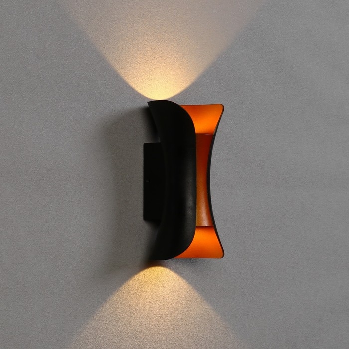 Светильник фасадный &laquo;Элегант&raquo;, FSD-035, 10Вт, 3000К, 1 луч, IP65, 220В, пласт., черно-золот.   10084