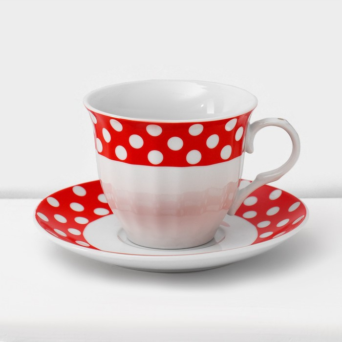 Сервиз чайный керамический на металлической подставке Доляна &laquo;Горох&raquo;,13 предметов на подставке: 6 чашек 210 мл, 6 блюдец - d=14 см, чайник 950 мл, цвет красный