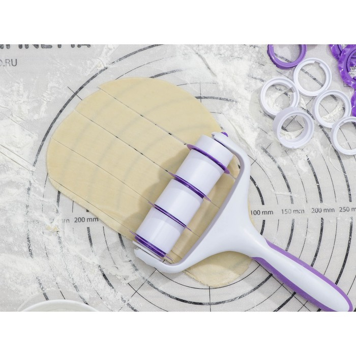 Валик для нарезки теста Доляна &laquo;Лепота&raquo;, 12,5&times;3&times;19 см, 4 насадки, цвет белый