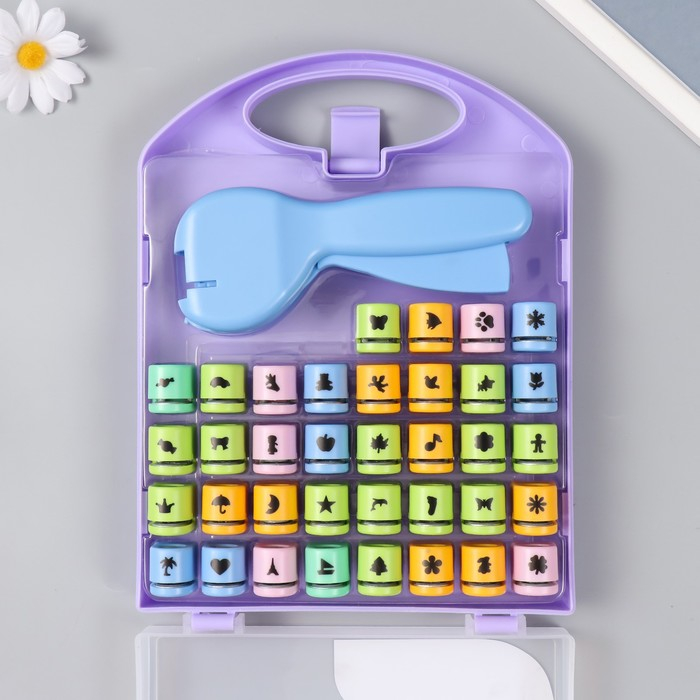 Набор фигурных дыроколов в сундучке, 36 шт с держателем МИКС Набор фигурных дыроколов в сундучке, 36 шт с держателем МИКС