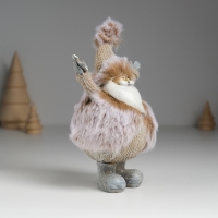 Сувенир полистоун "Дед Мороз в меховой шубе, со звездой" 9х6,5х14 см Сувенир полистоун "Дед Мороз в меховой шубе, со звездой" 9х6,5х14 см