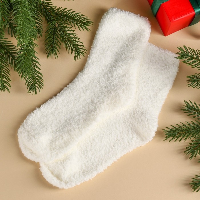 Подарочный набор новогодний &laquo;Все мечты сбудутся&raquo;:Чай новогодний чёрный 50 г., крем-мед с клубникой 120 г., носки 36 - 39 размер, термос 500 мл.