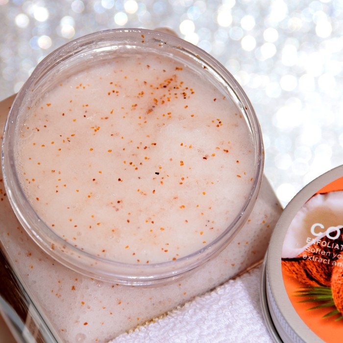 Крем-Скраб для тела обновляющий с кокосом 500 мл Крем-Скраб для тела обновляющий с кокосом 500 мл