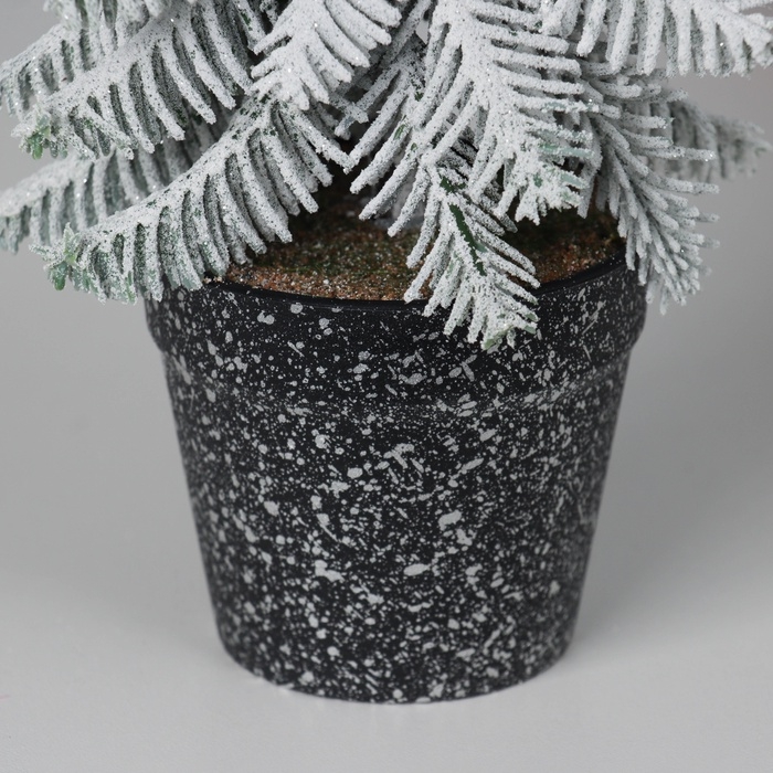 Искусственная ёлка заснеженная настольная «Зимнее волшебство. Метель» в горшочке, 21 см, ветки литые отгибаются Искусственная ёлка заснеженная настольная «Зимнее волшебство. Метель» в горшочке, 21 см, ветки литые отгибаются