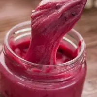 Крем-мед Bee in Love, с черной смородиной Крем-мед Bee in Love, с черной смородиной