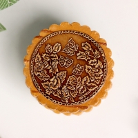 Шкатулка "Бабочки над цветами", 40 х 25 мм, береста