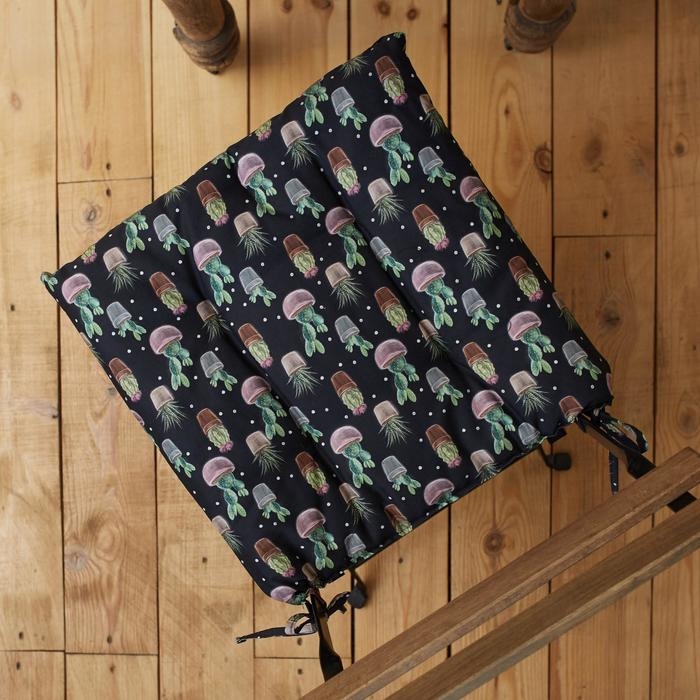 Сидушка на стул Этель Succulents 42х42см, 100% хлопок, 190 г/м2 Сидушка на стул Этель Succulents 42х42см, 100% хлопок, 190 г/м2