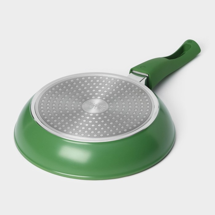 Сковорода кованая Magistro Avocado, d=22 см, съёмная ручка soft-touch, антипригарное покрытие, индукция, цвет зелёный Сковорода кованая Magistro Avocado, d=22 см, съёмная ручка soft-touch, антипригарное покрытие, индукция, цвет зелёный